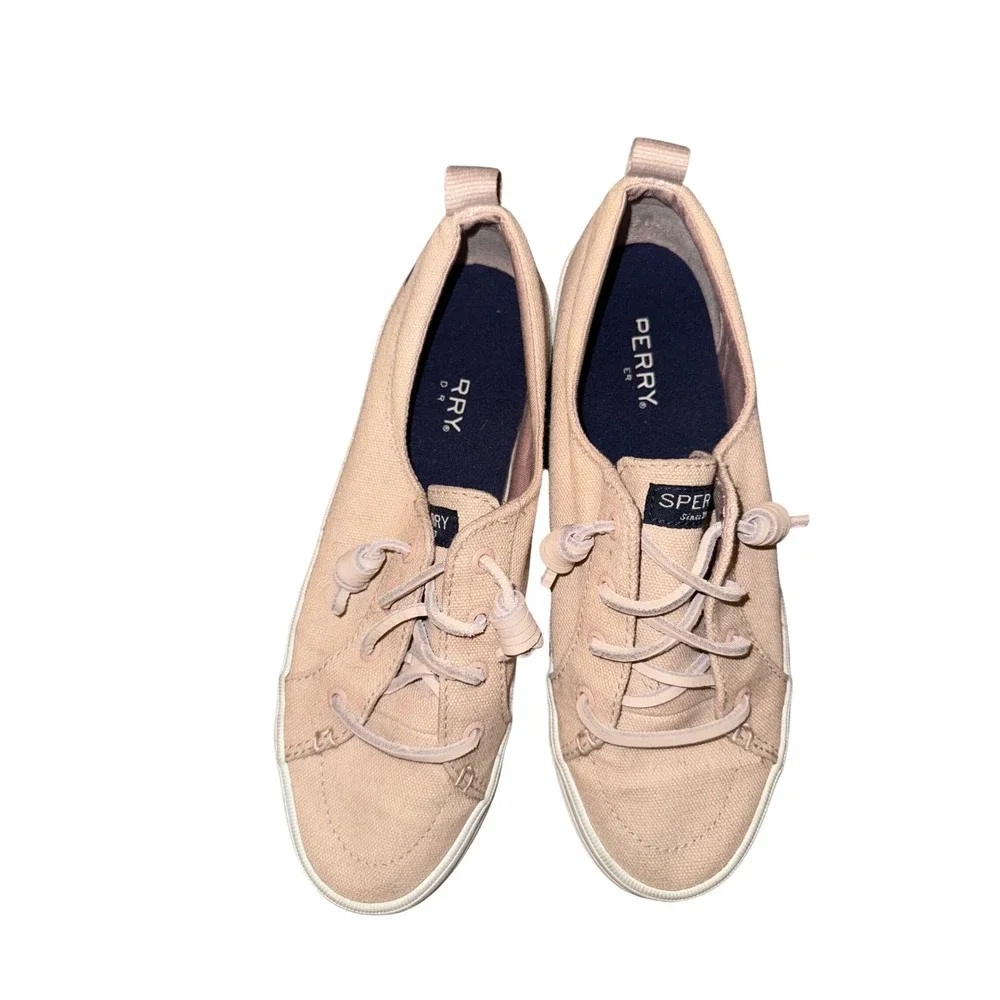 Sperry crest vibe